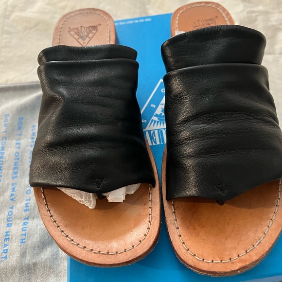 ***SOLD***  John Fluevog Slip on mules - Picture 6 of 6